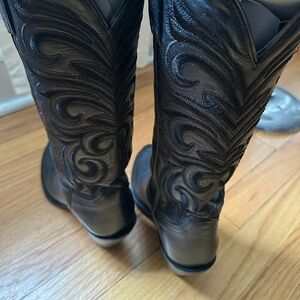 HOT high heeled cowgirl boots